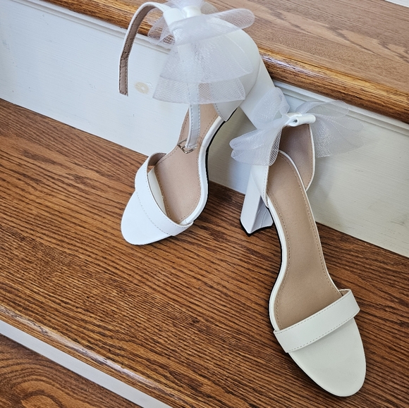 Women shoes with Bow: Color: white Size 40 (9) - Picture 11 of 13